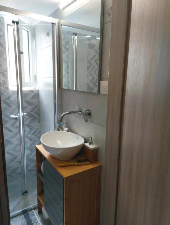 Cozy 4Th Floor Apartment In Chania Center Chrissi Akti Chania Exterior foto